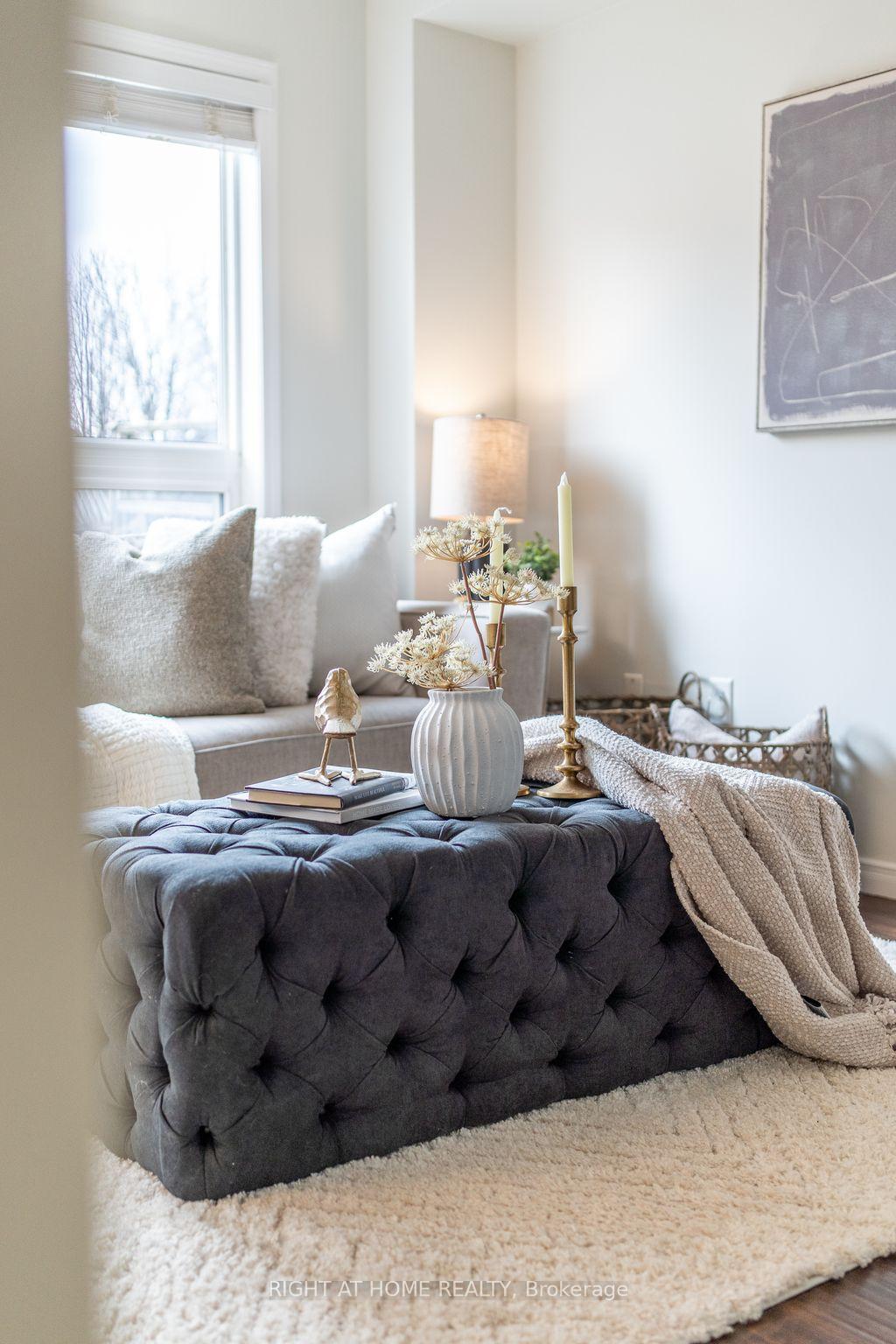 Photo 10 of 14 Dodds Square, Clarington, Bowmanville — HOMEH