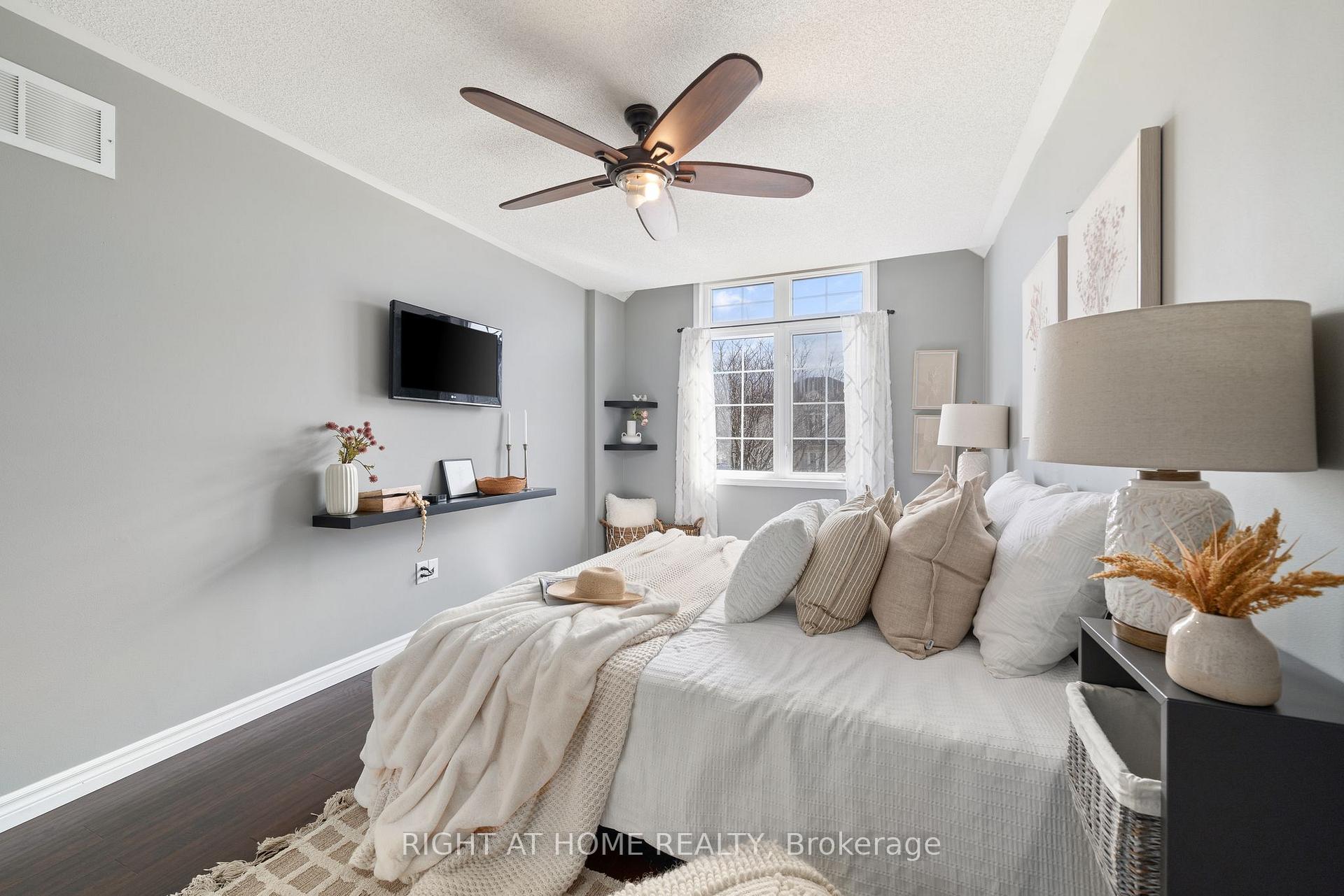 Photo 22 of 14 Dodds Square, Clarington, Bowmanville — HOMEH