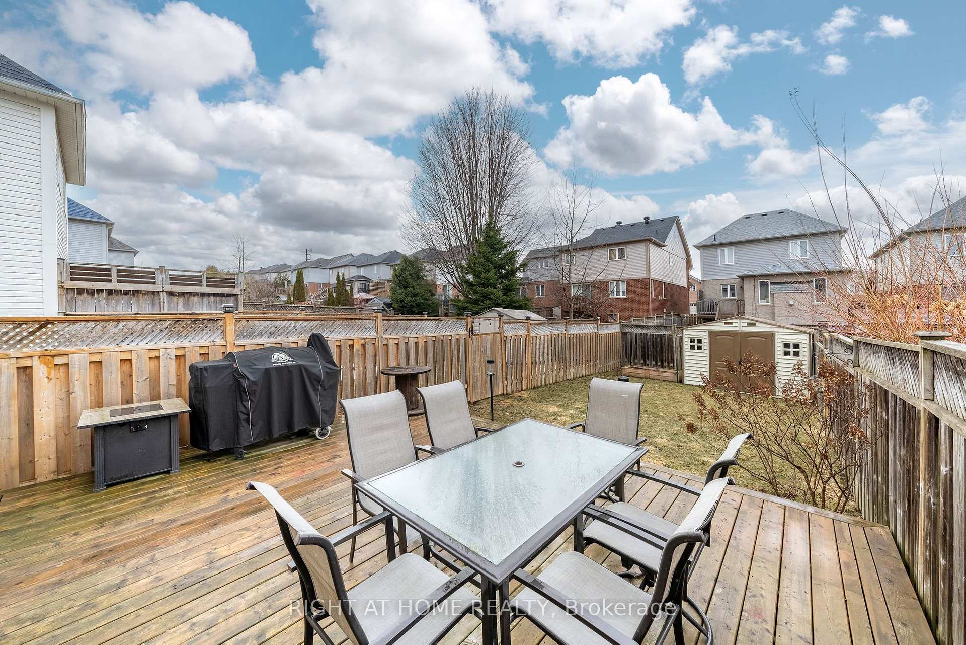 Photo 39 of 14 Dodds Square, Clarington, Bowmanville — HOMEH