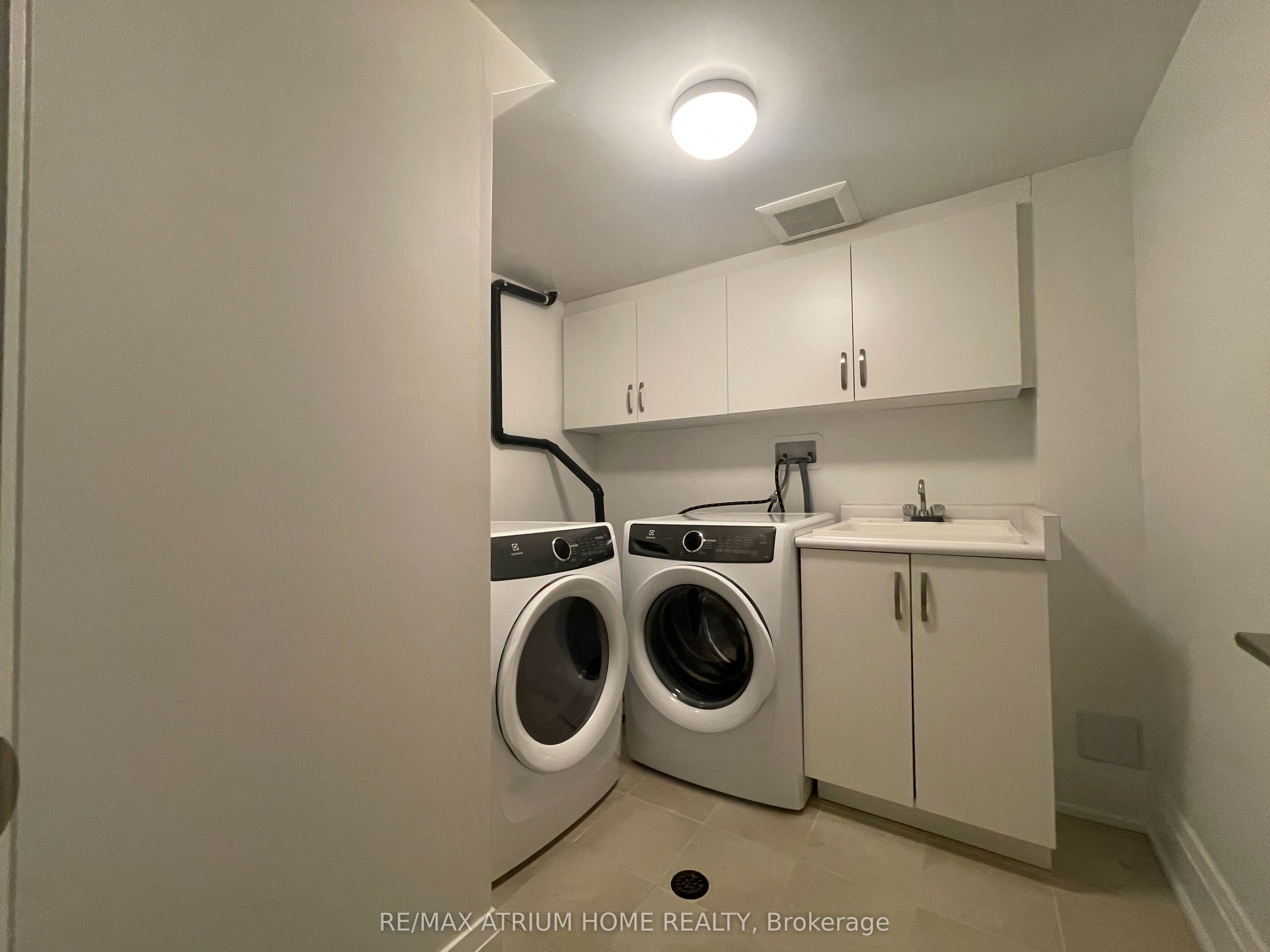 Photo 53 of 11 Sir Frederick Banting Way, Markham, Unionville — HOMEH