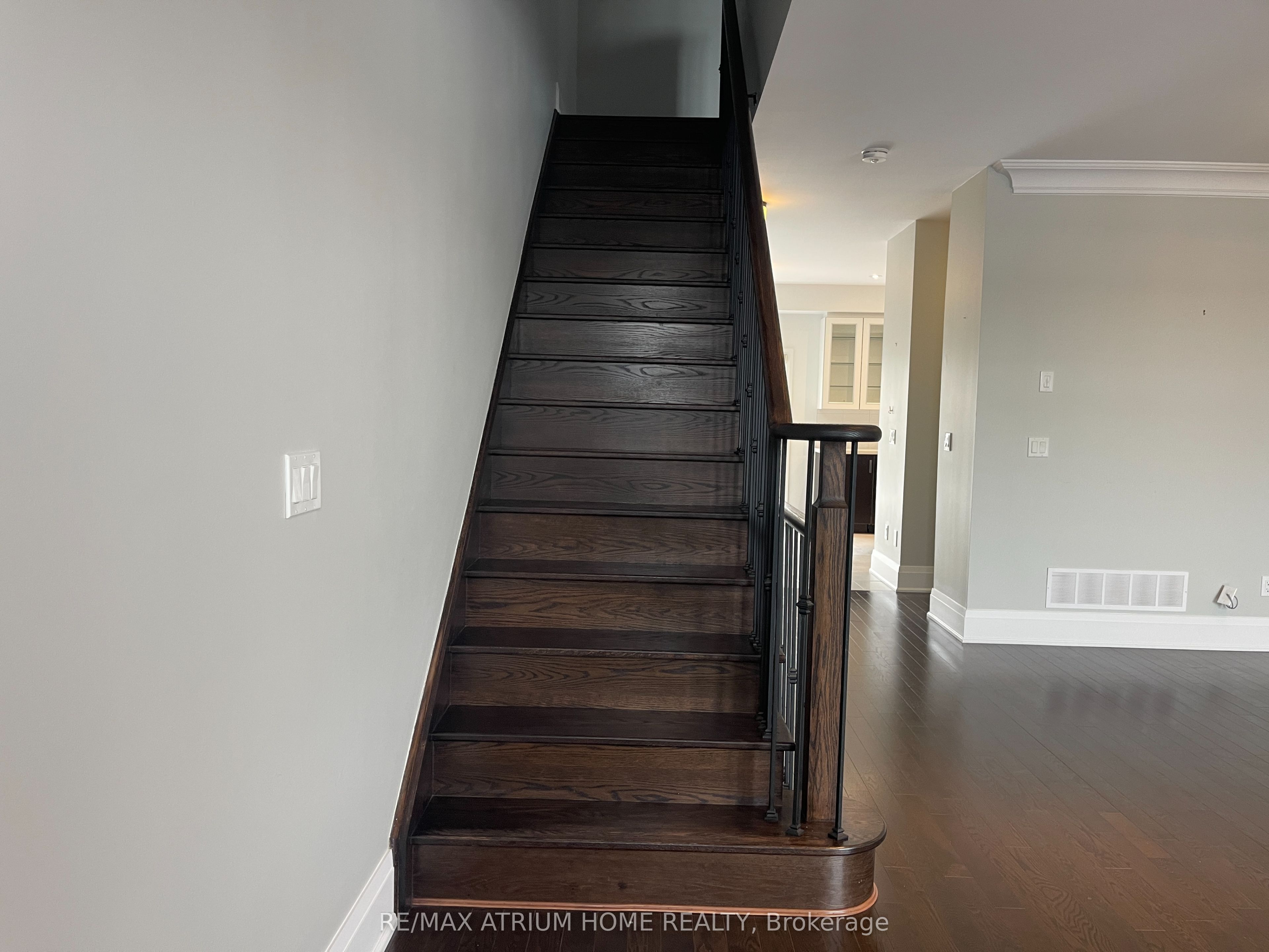 Photo 48 of 11 Sir Frederick Banting Way, Markham, Unionville — HOMEH