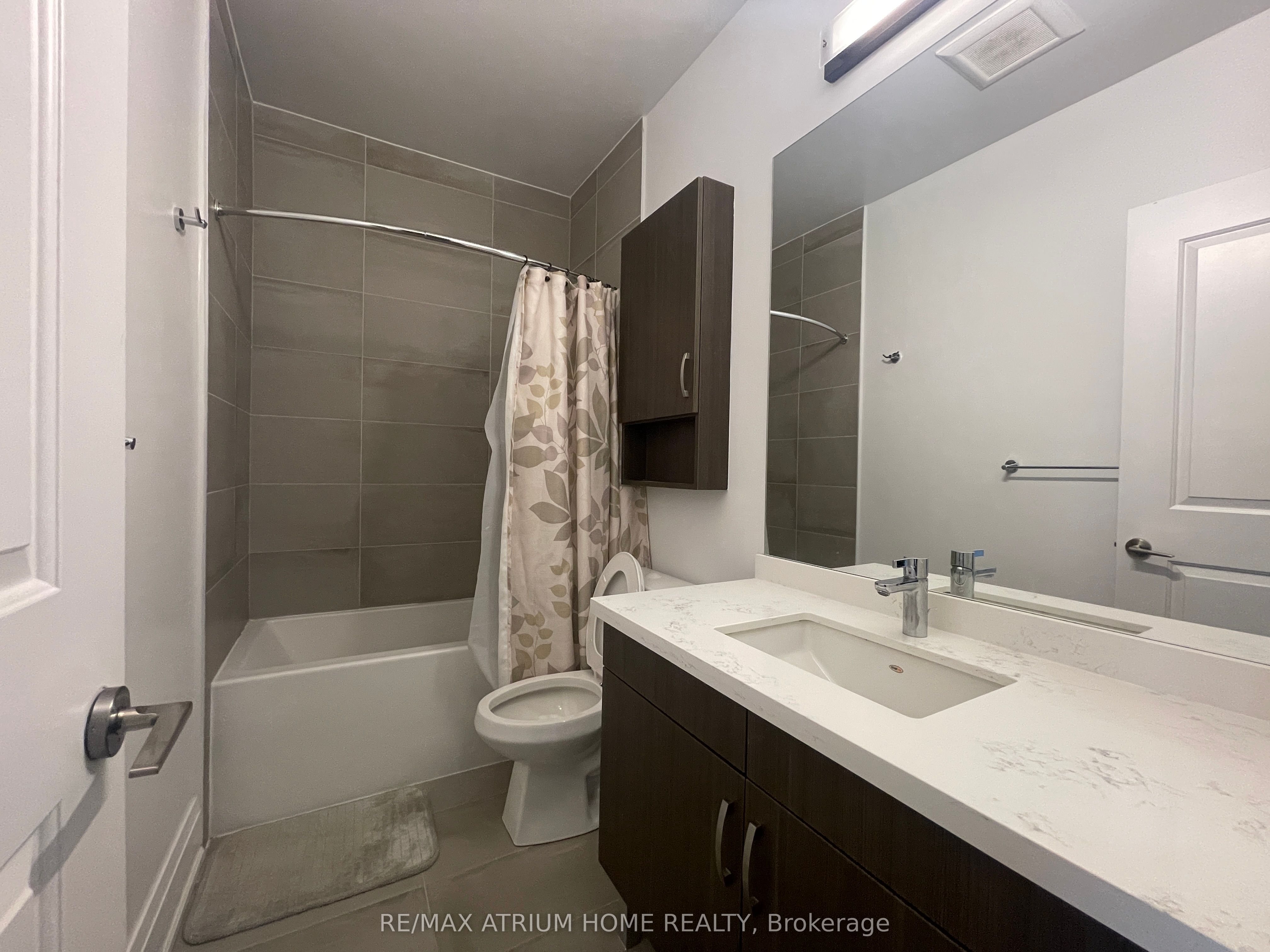 Photo 44 of 11 Sir Frederick Banting Way, Markham, Unionville — HOMEH
