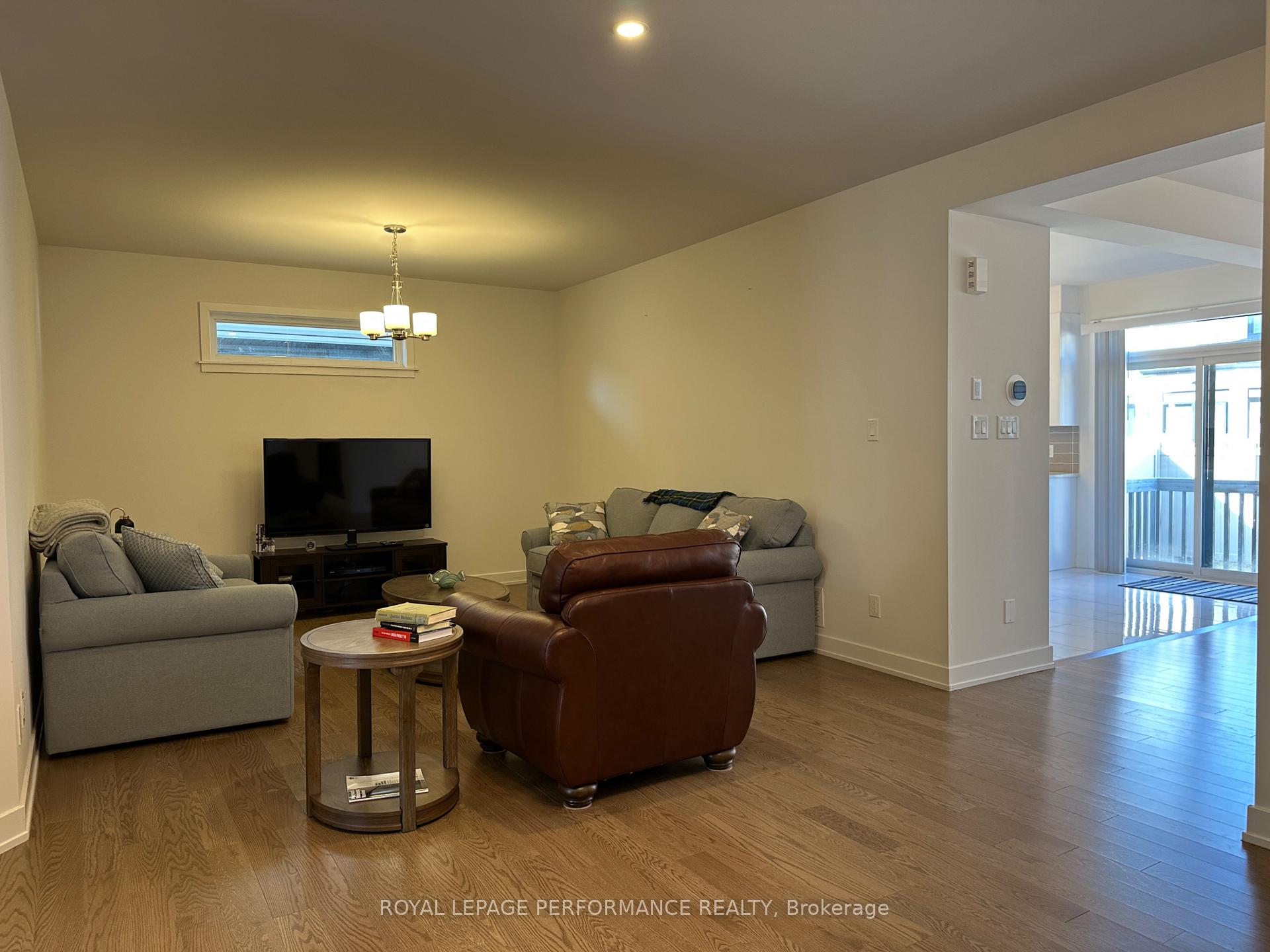Photo 6 of 111 Heirloom Street, Ottawa, Riverside South/Gloucester Glen — HOMEH