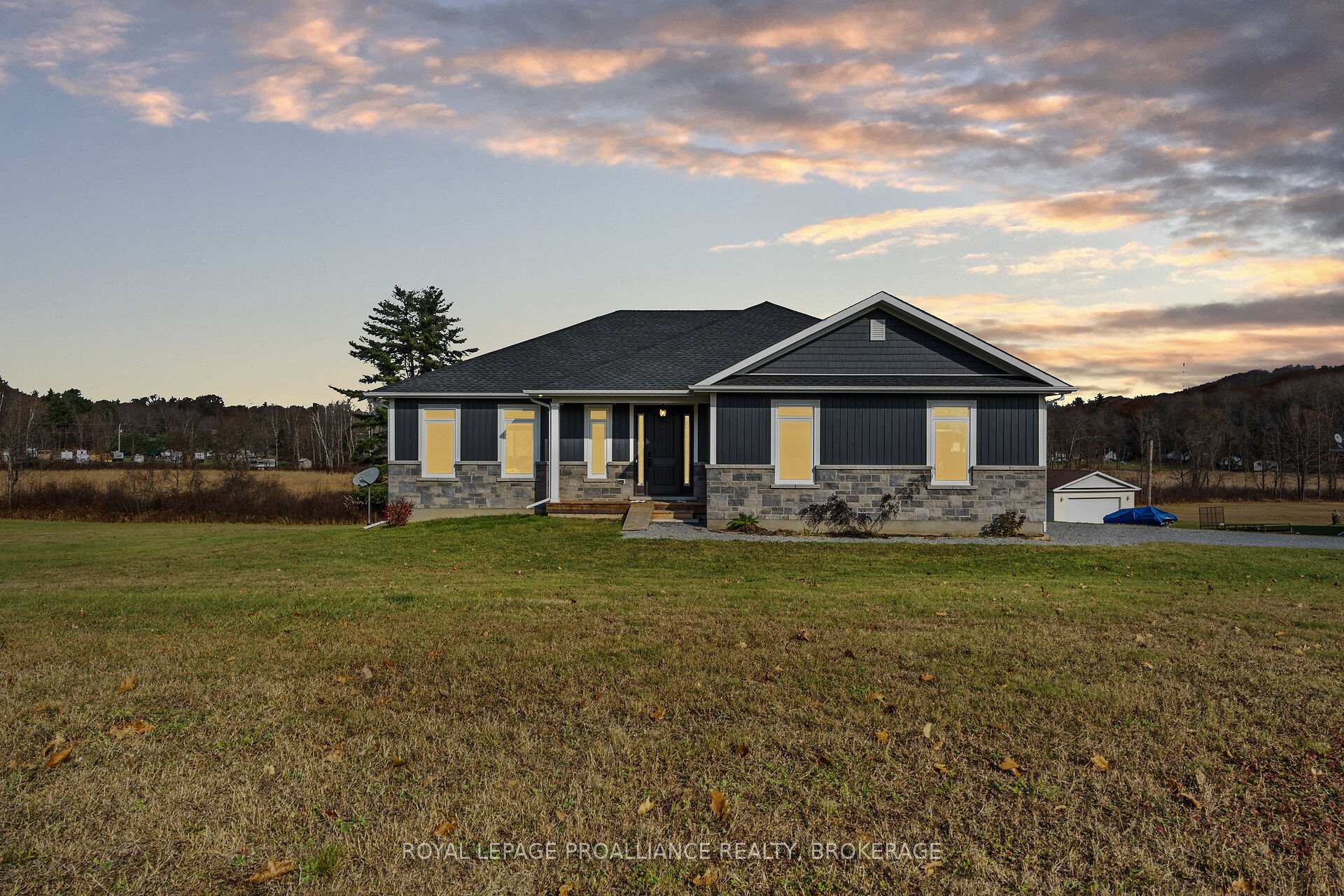 Photo 1 of 29 Starlight Lane, Frontenac, Frontenac South — HOMEH