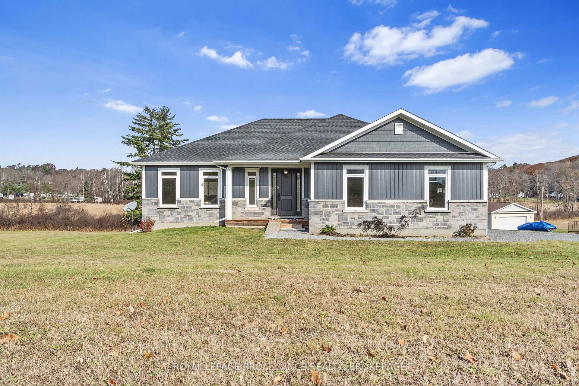 Photo 2 of 29 Starlight Lane, Frontenac, Frontenac South — HOMEH