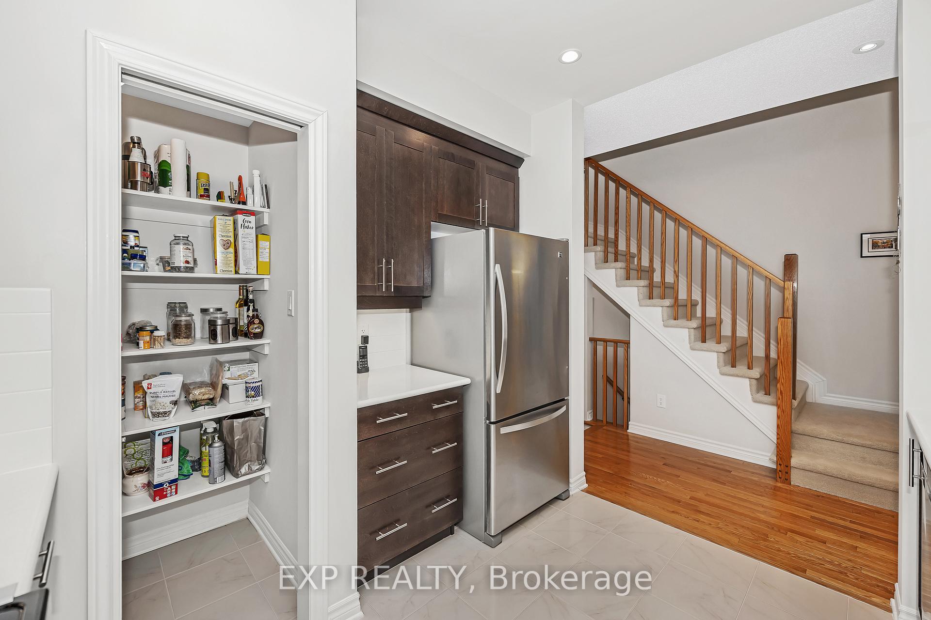 Photo 8 of 121 Mattingly Way, Ottawa, Riverside South/Gloucester Glen — HOMEH