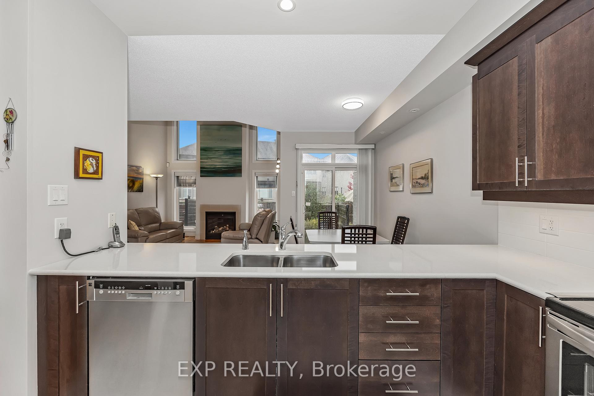 Photo 10 of 121 Mattingly Way, Ottawa, Riverside South/Gloucester Glen — HOMEH