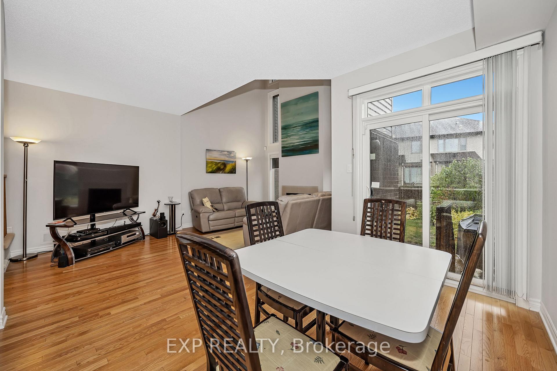 Photo 15 of 121 Mattingly Way, Ottawa, Riverside South/Gloucester Glen — HOMEH