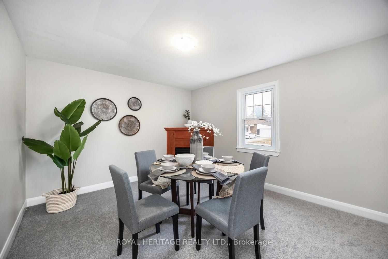 Photo 17 of 18 Orchardview Boulevard, Clarington, Bowmanville — HOMEH