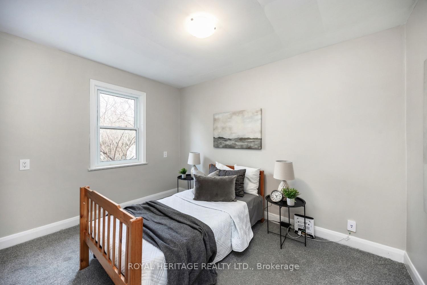 Photo 21 of 18 Orchardview Boulevard, Clarington, Bowmanville — HOMEH