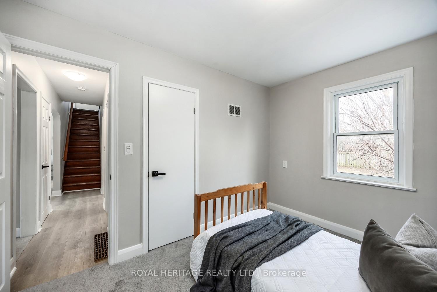 Photo 22 of 18 Orchardview Boulevard, Clarington, Bowmanville — HOMEH