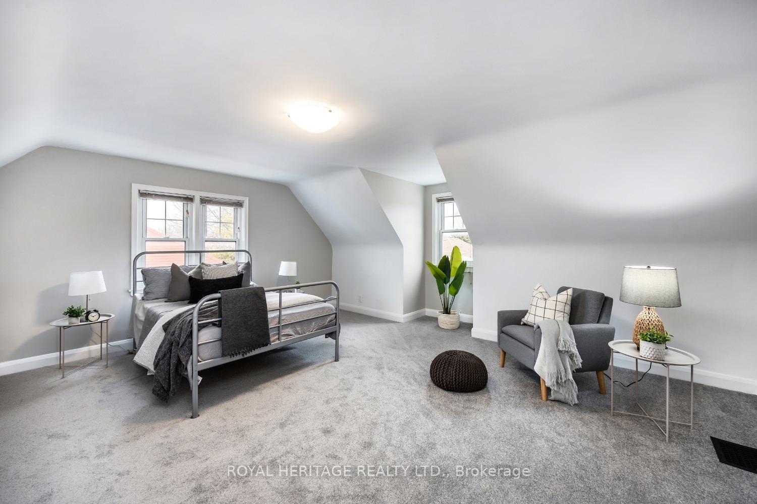 Photo 25 of 18 Orchardview Boulevard, Clarington, Bowmanville — HOMEH