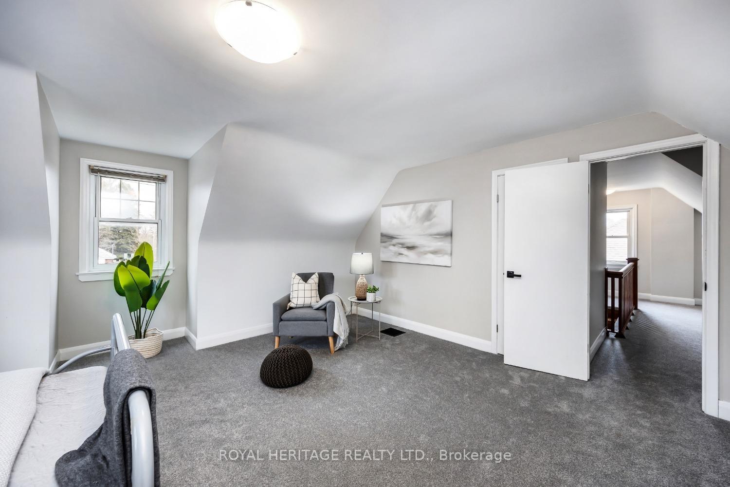 Photo 26 of 18 Orchardview Boulevard, Clarington, Bowmanville — HOMEH