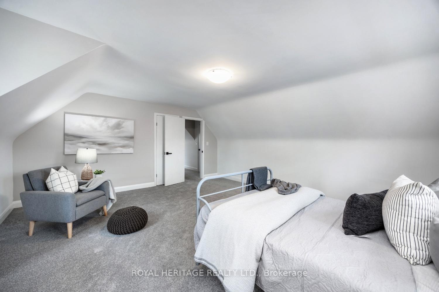 Photo 27 of 18 Orchardview Boulevard, Clarington, Bowmanville — HOMEH