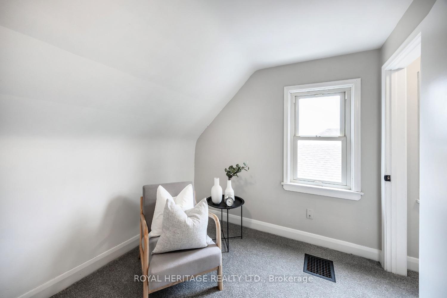 Photo 31 of 18 Orchardview Boulevard, Clarington, Bowmanville — HOMEH