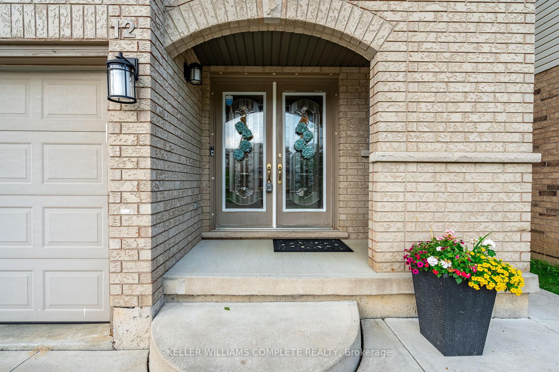 Photo 2 of 12 Giovanna Drive, Hamilton, Sheldon — HOMEH