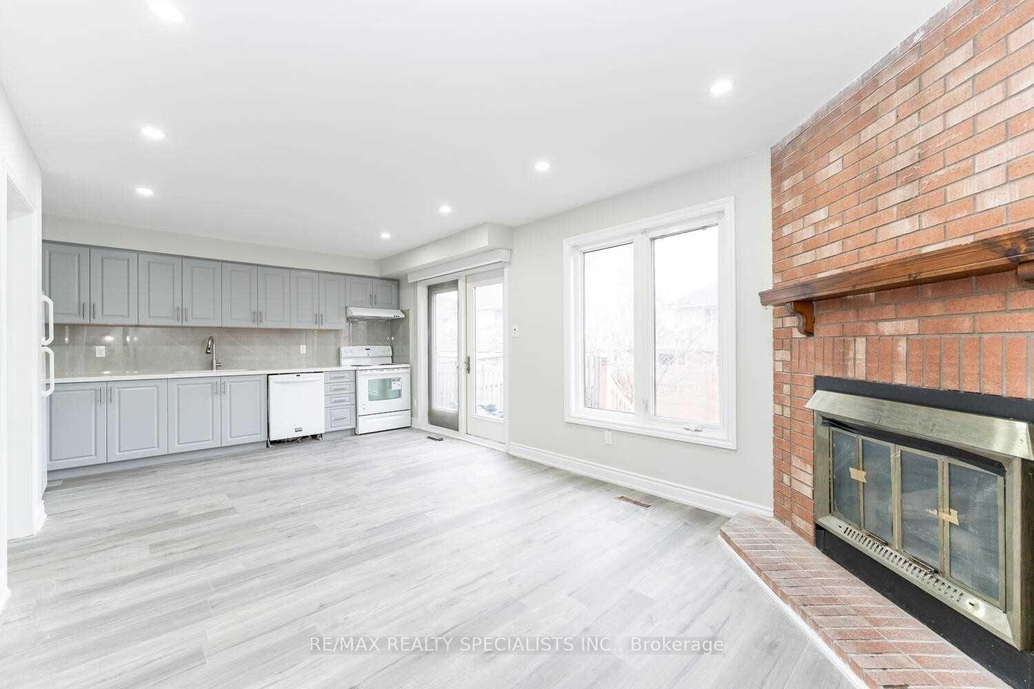 Photo 8 of Unit Upper, 10 Sandmere Avenue, Brampton, Heart Lake West — HOMEH