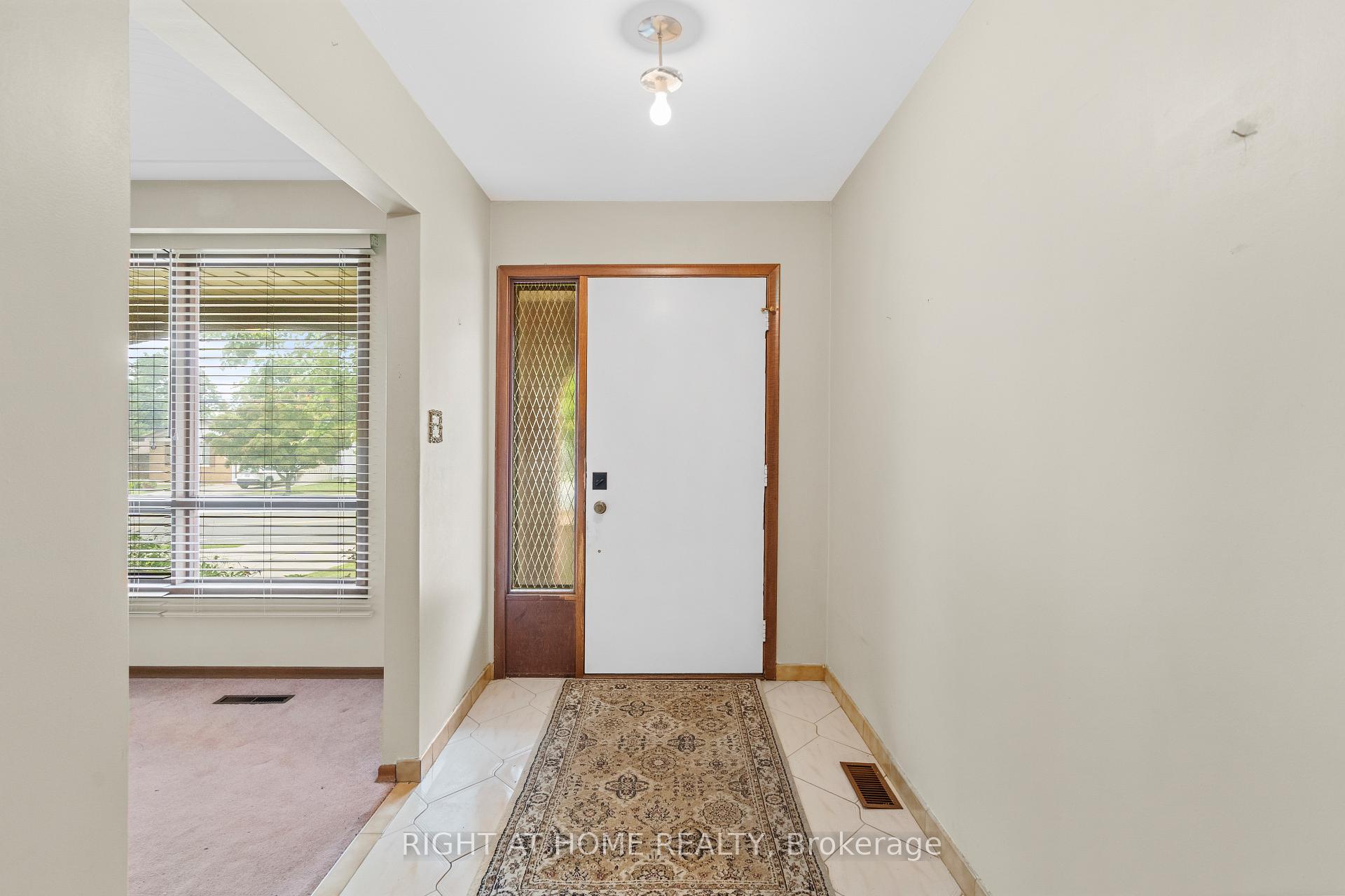Photo 4 of 662 West 5th Street, Hamilton, Rolston — HOMEH