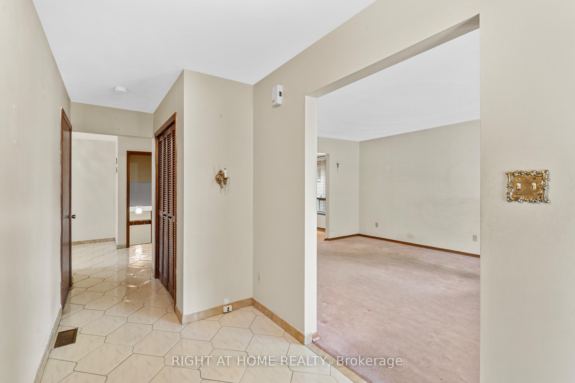 Photo 5 of 662 West 5th Street, Hamilton, Rolston — HOMEH