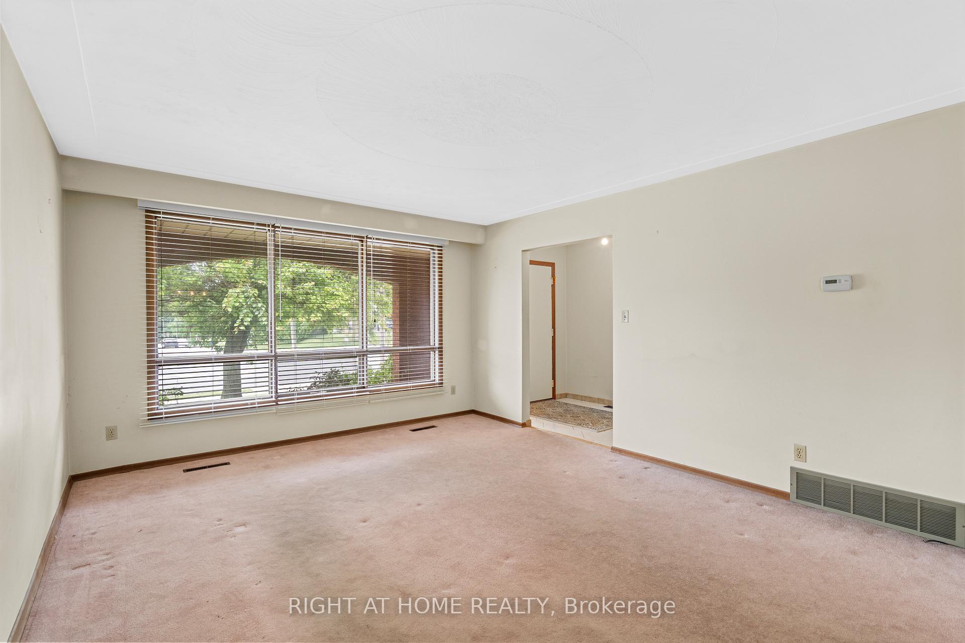 Photo 8 of 662 West 5th Street, Hamilton, Rolston — HOMEH