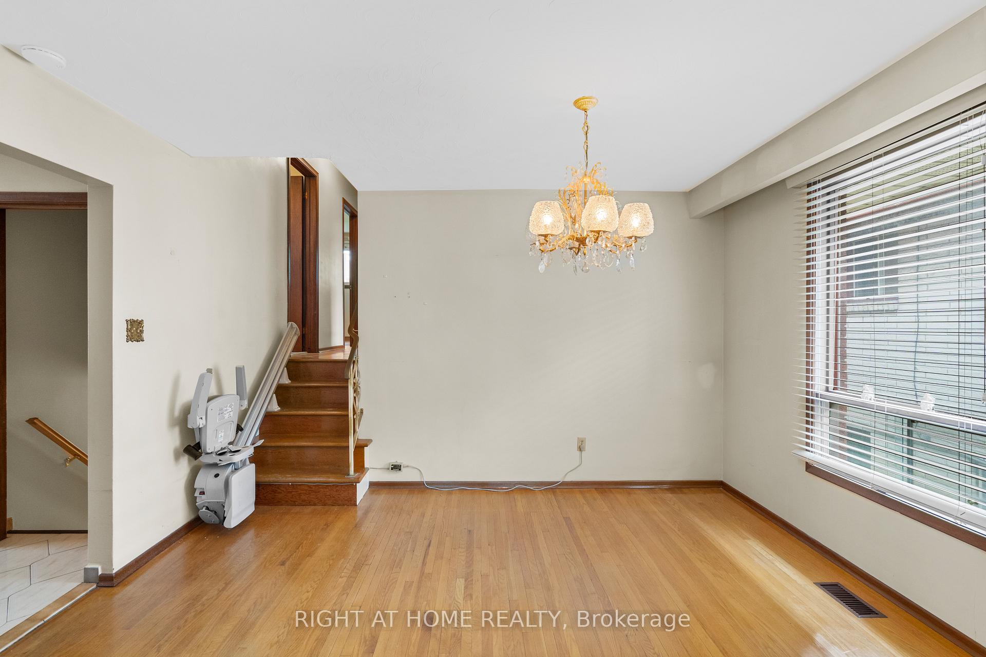 Photo 9 of 662 West 5th Street, Hamilton, Rolston — HOMEH