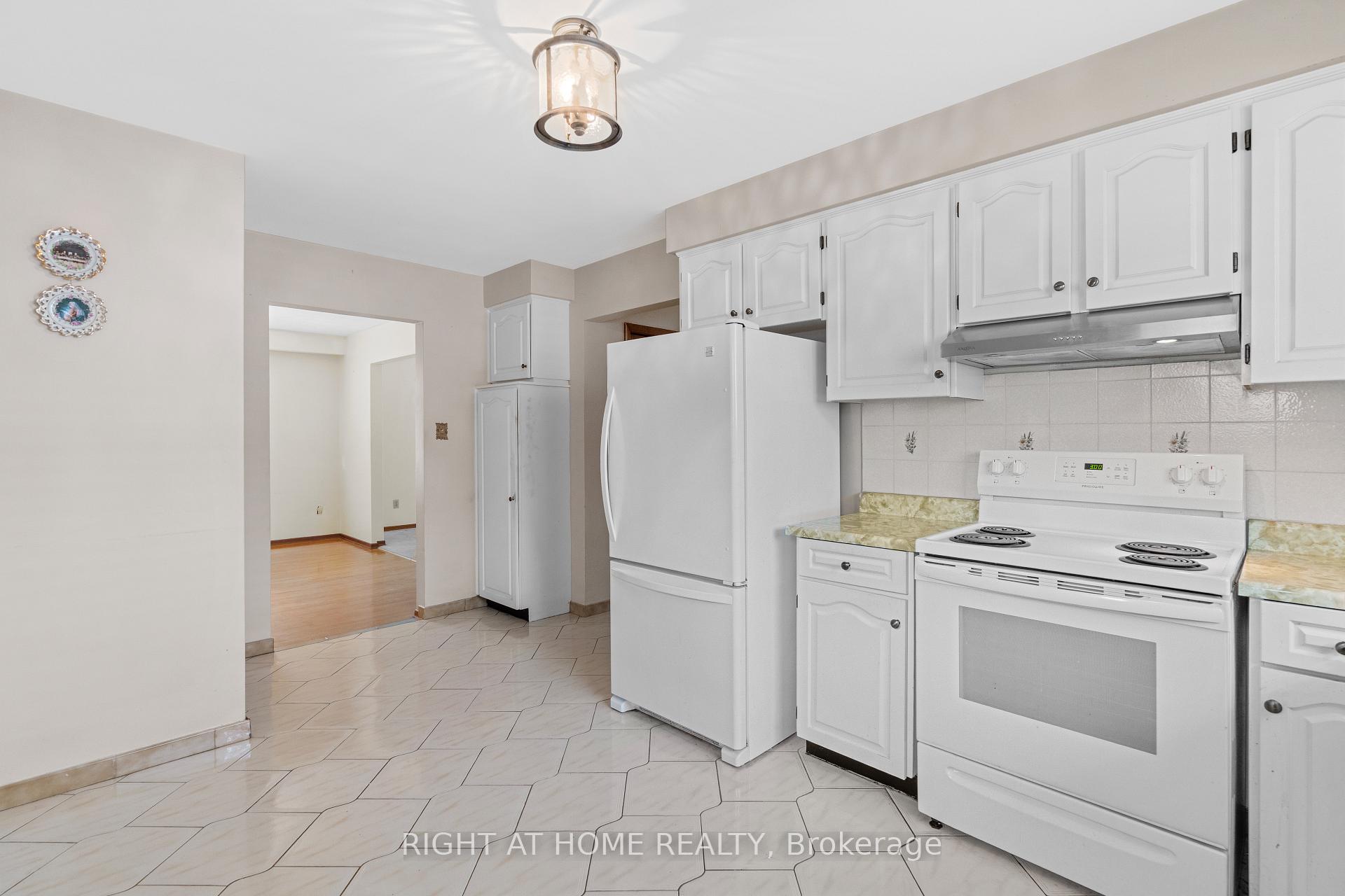 Photo 13 of 662 West 5th Street, Hamilton, Rolston — HOMEH