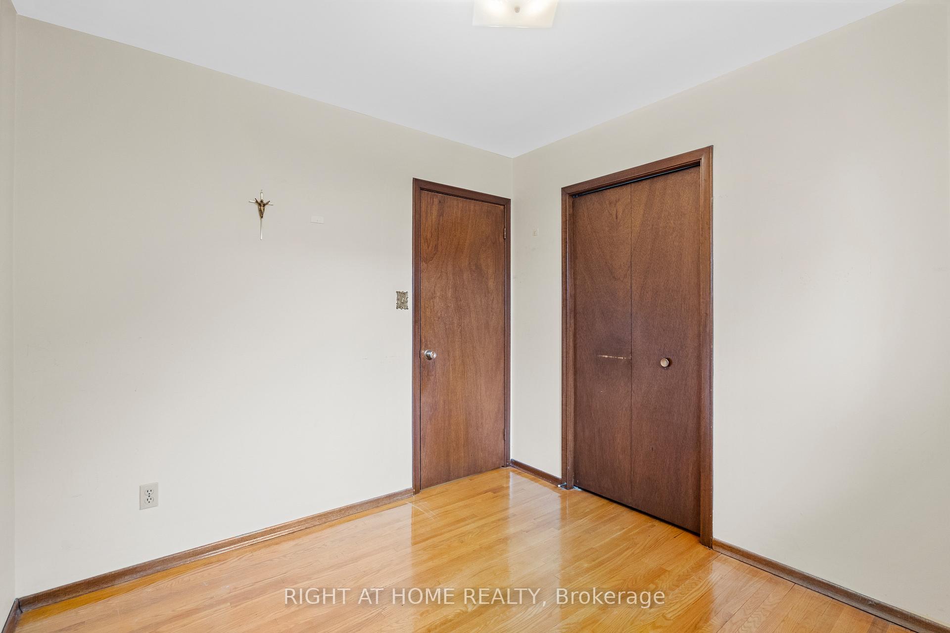 Photo 17 of 662 West 5th Street, Hamilton, Rolston — HOMEH