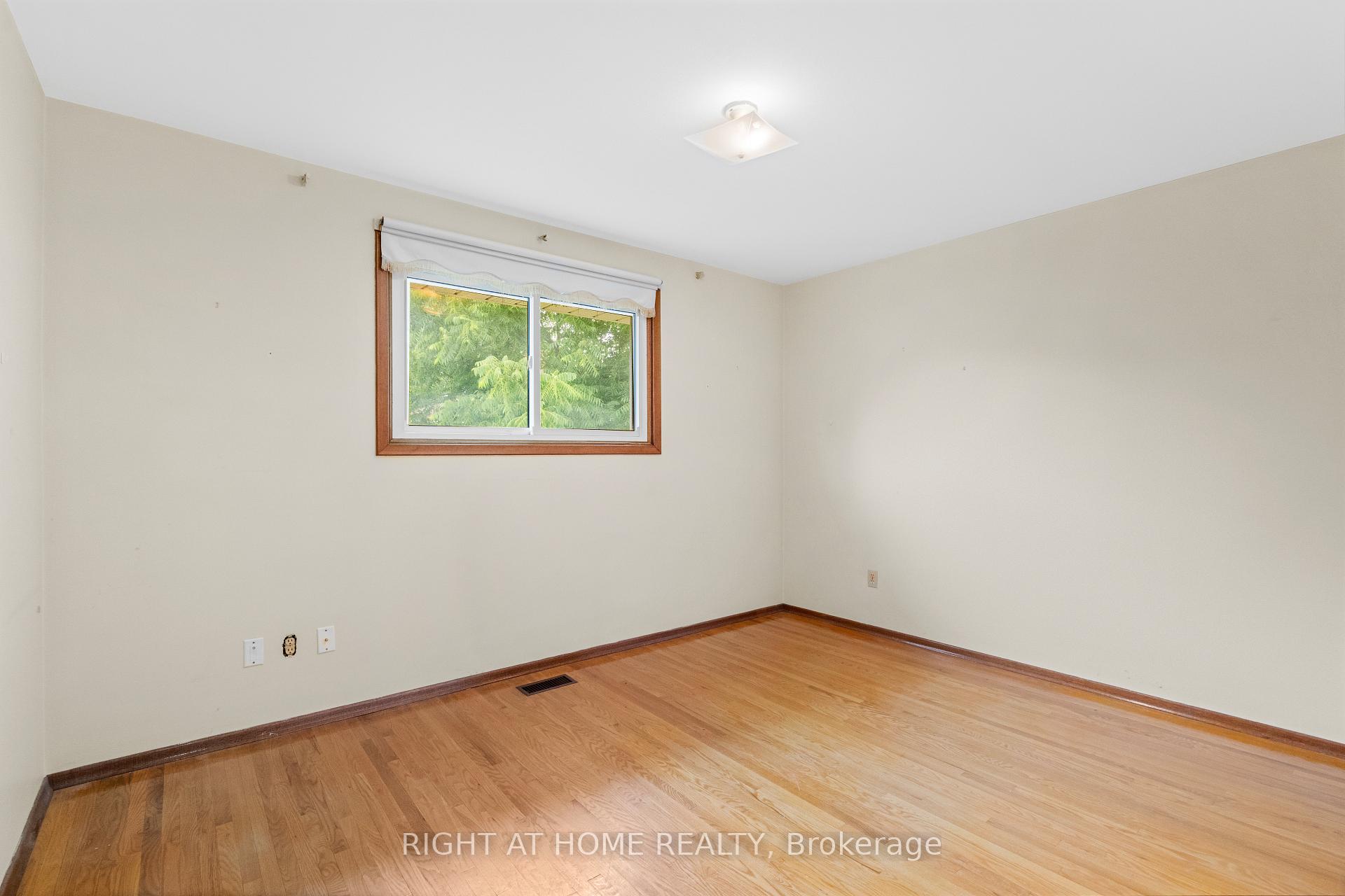 Photo 21 of 662 West 5th Street, Hamilton, Rolston — HOMEH