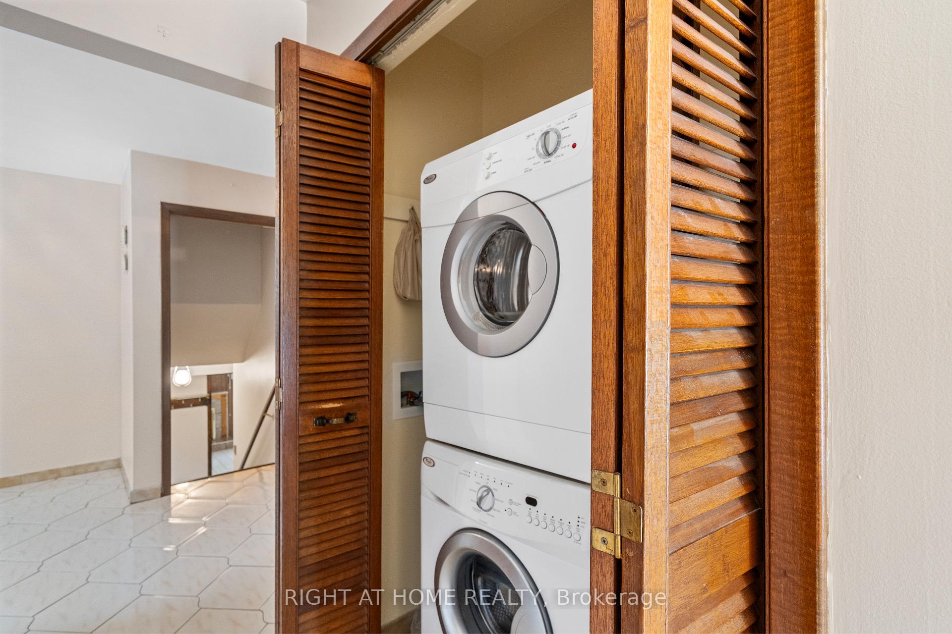 Photo 24 of 662 West 5th Street, Hamilton, Rolston — HOMEH
