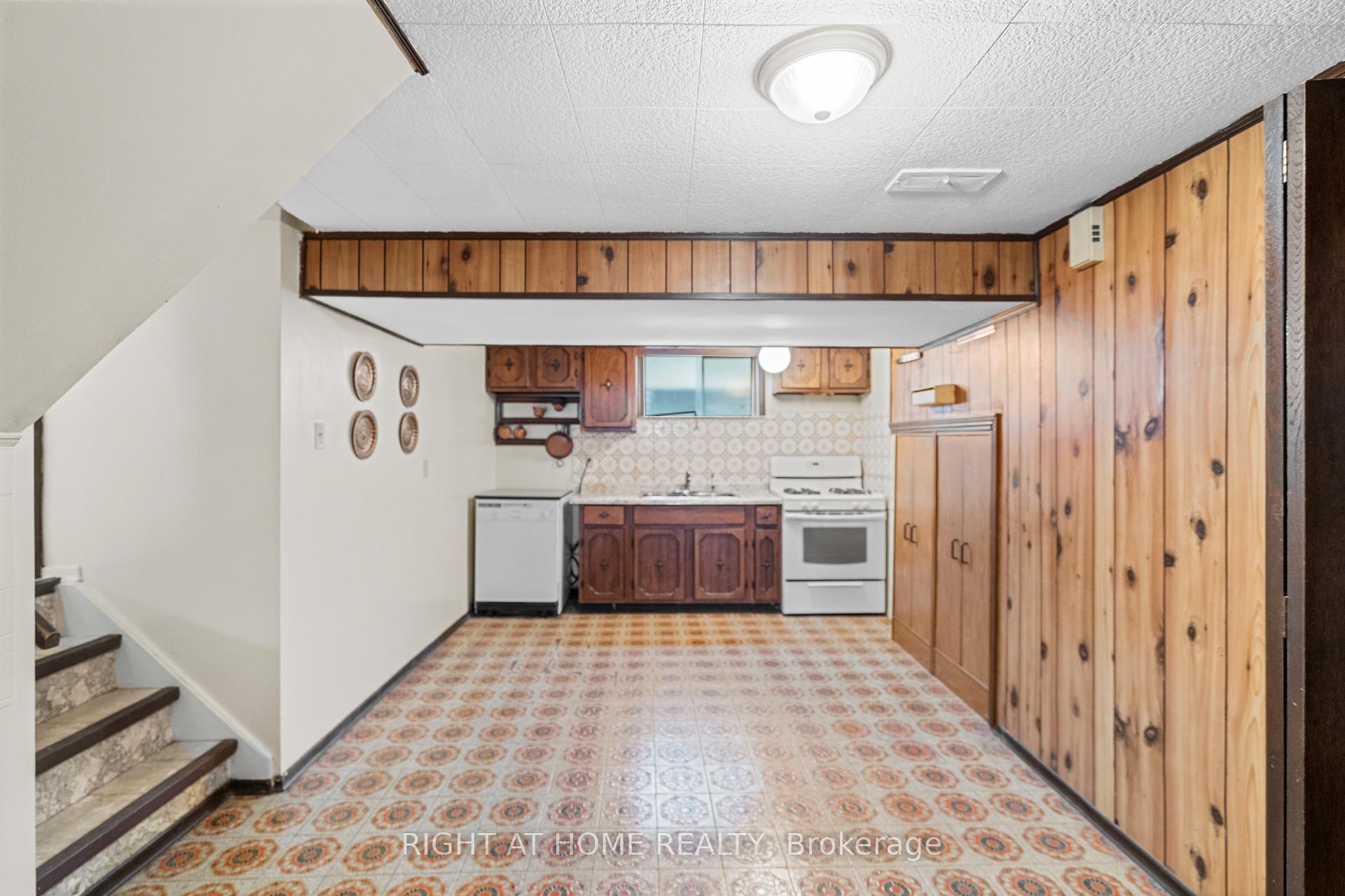 Photo 32 of 662 West 5th Street, Hamilton, Rolston — HOMEH