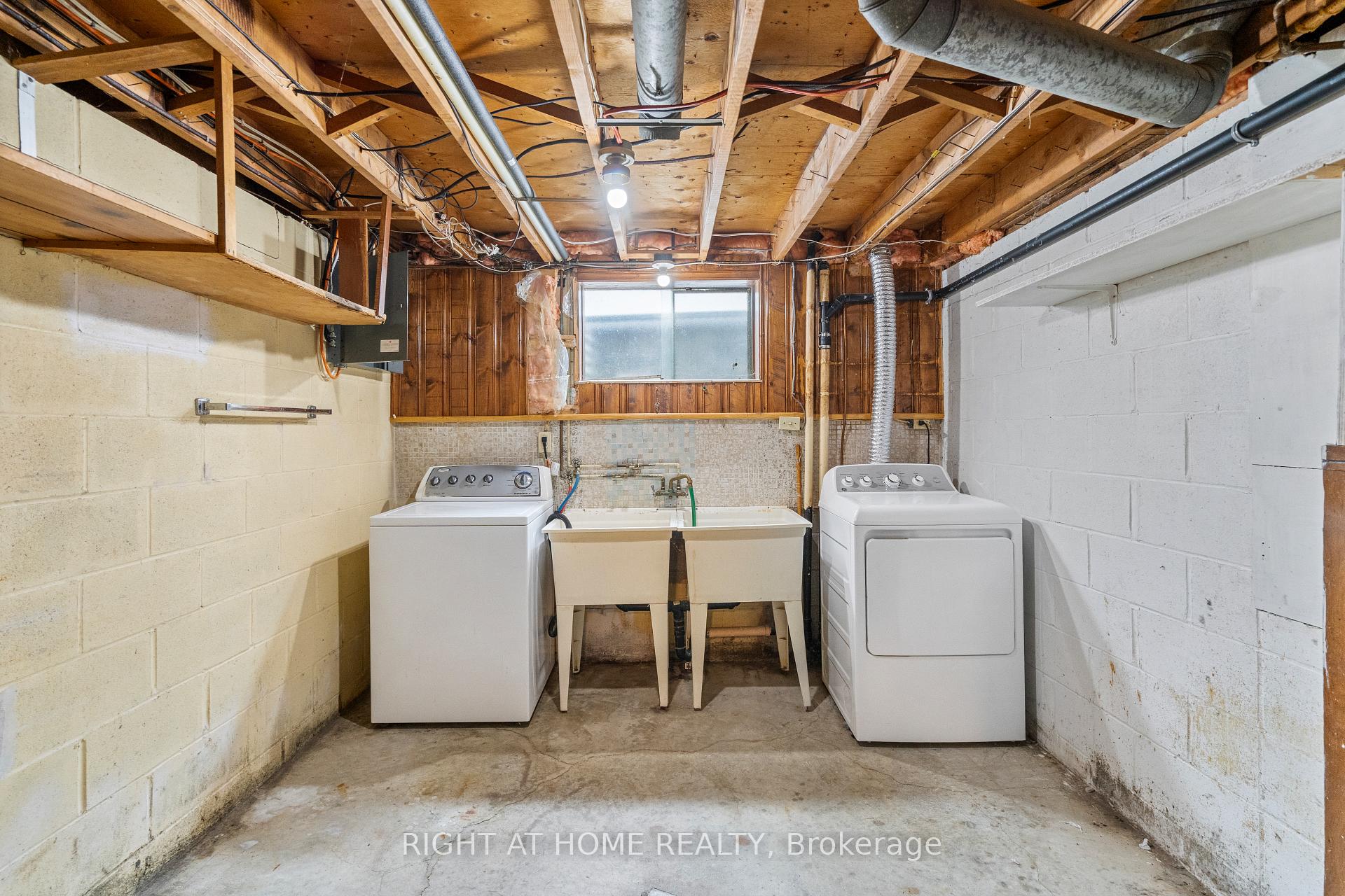 Photo 36 of 662 West 5th Street, Hamilton, Rolston — HOMEH