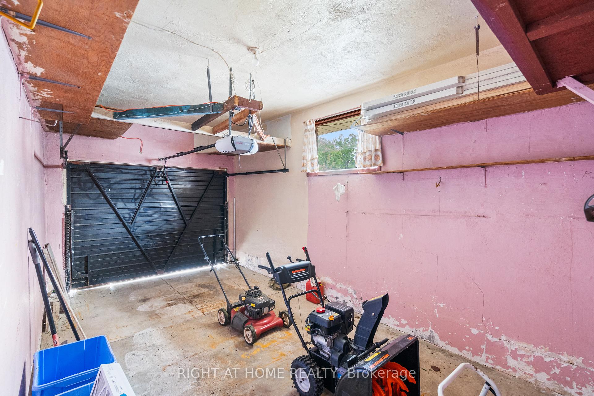 Photo 38 of 662 West 5th Street, Hamilton, Rolston — HOMEH