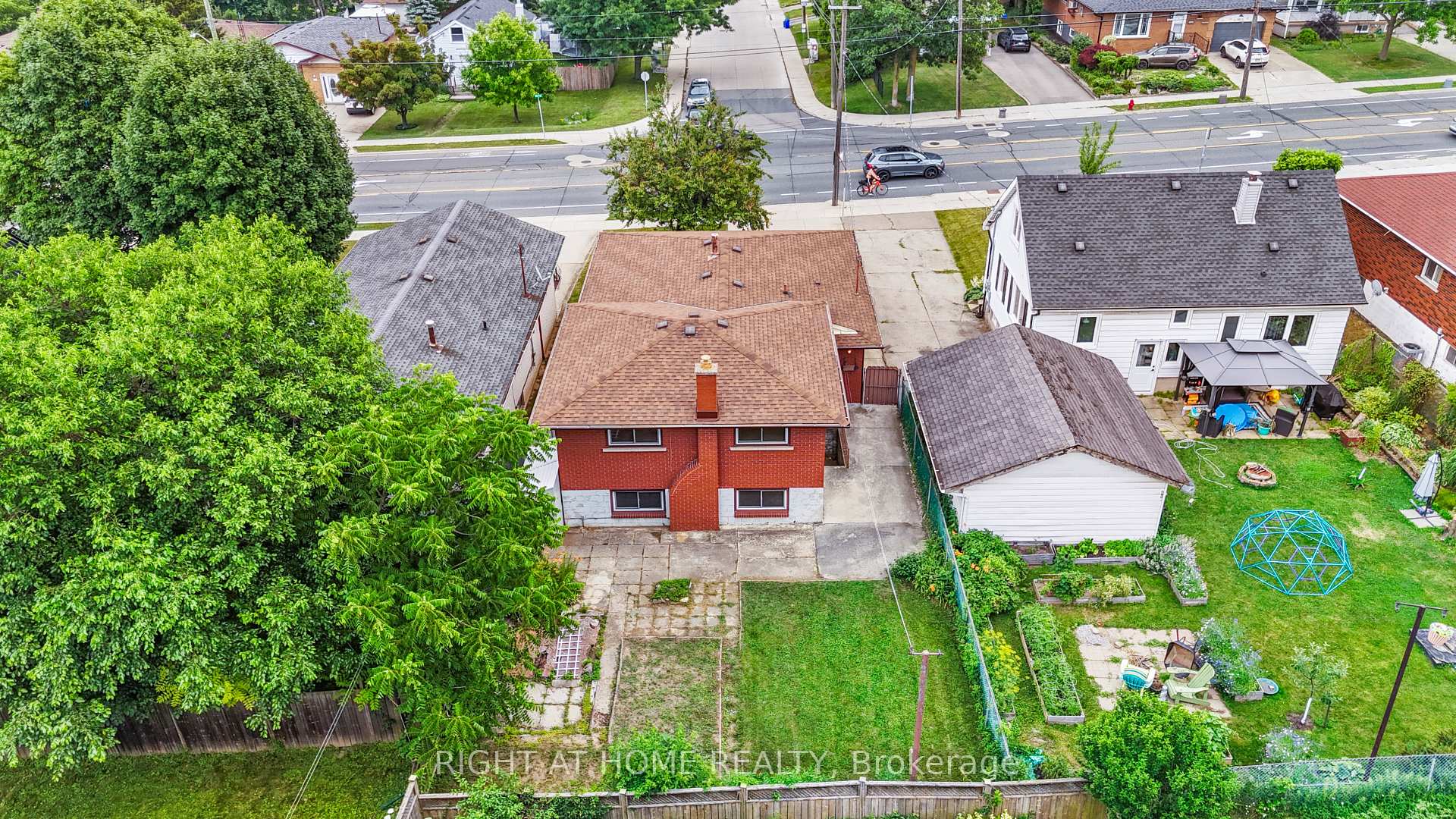 Photo 41 of 662 West 5th Street, Hamilton, Rolston — HOMEH