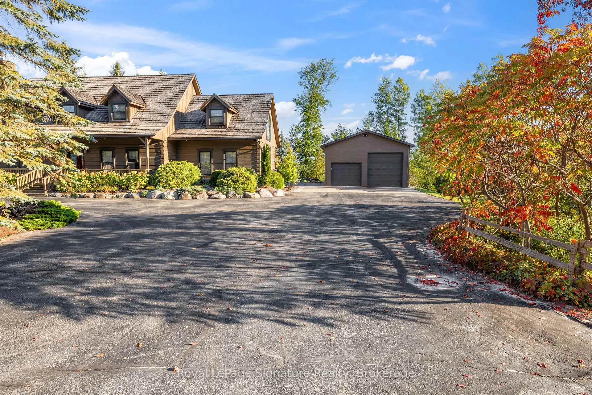 Photo 2 of 133 Old Lakeshore Road, Blue Mountains — HOMEH