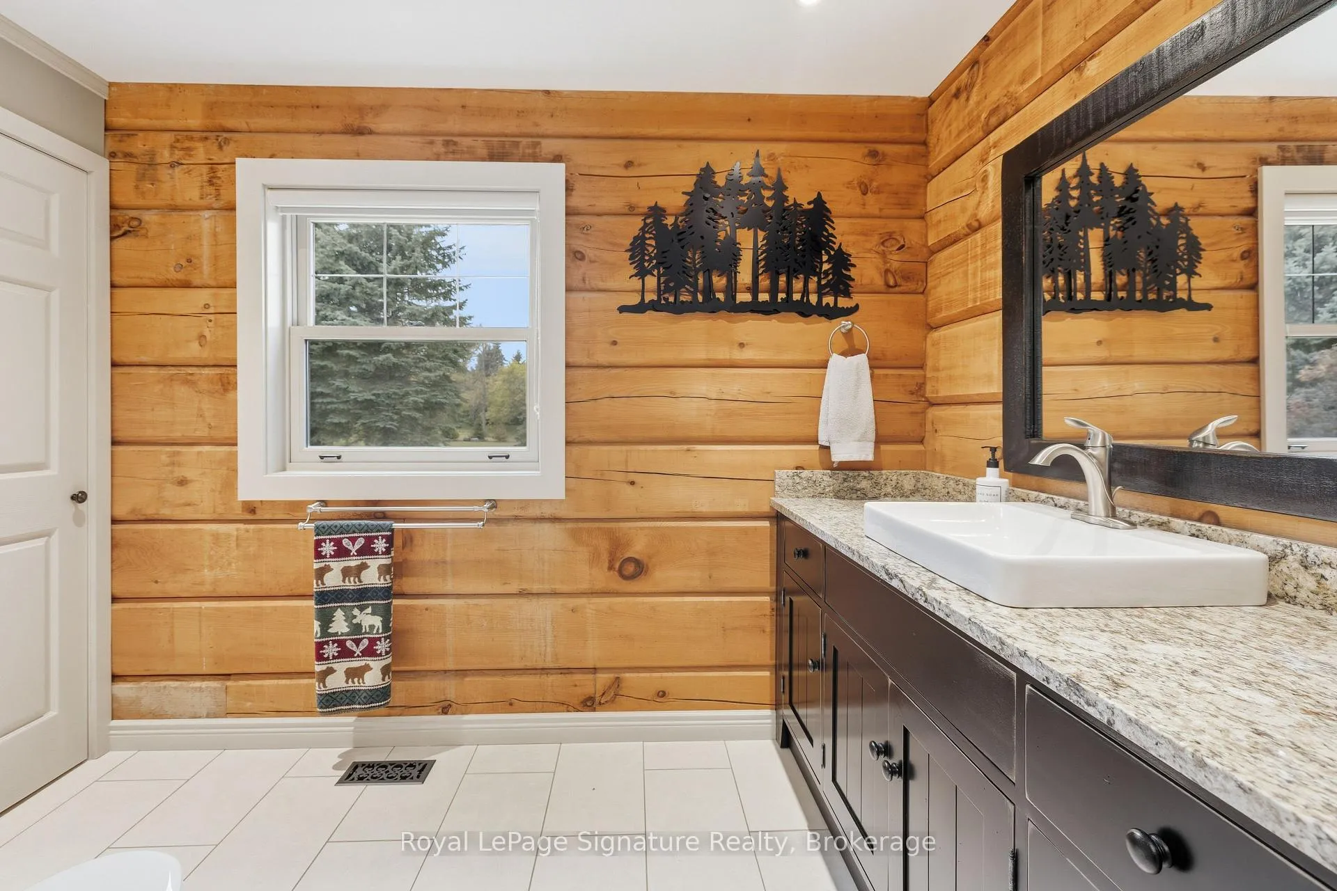 Photo 19 of 133 Old Lakeshore Road, Blue Mountains — HOMEH
