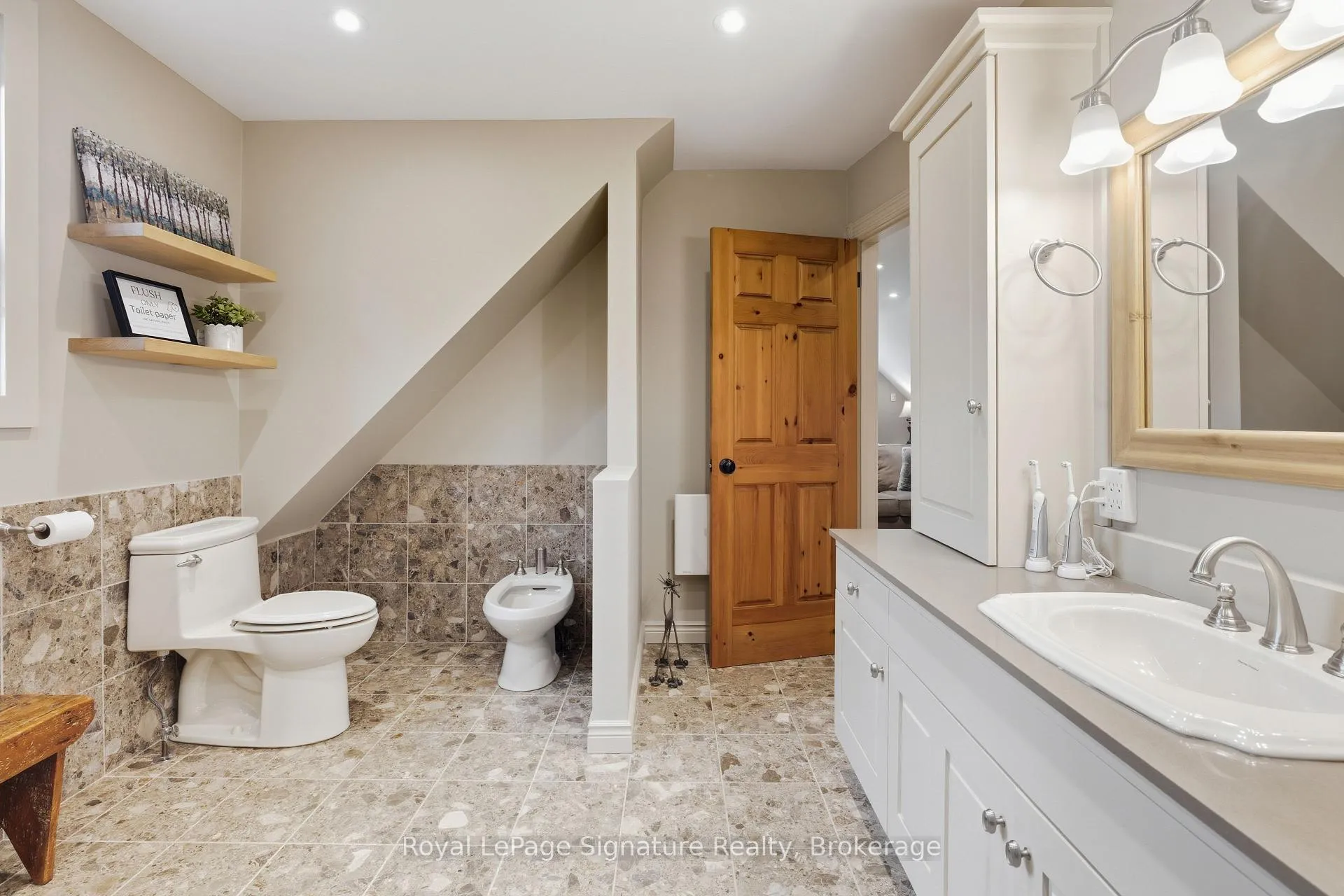 Photo 26 of 133 Old Lakeshore Road, Blue Mountains — HOMEH