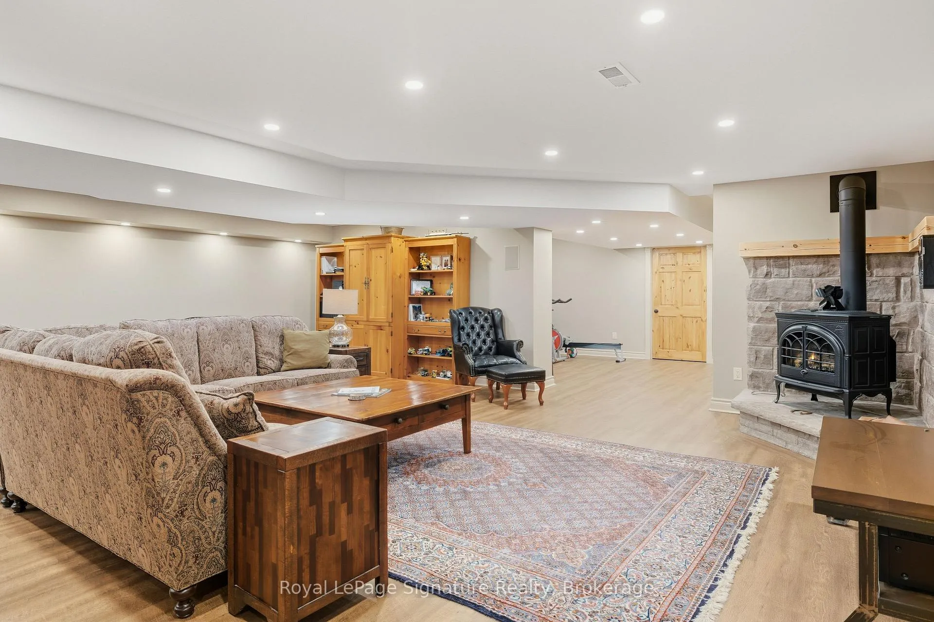 Photo 32 of 133 Old Lakeshore Road, Blue Mountains — HOMEH
