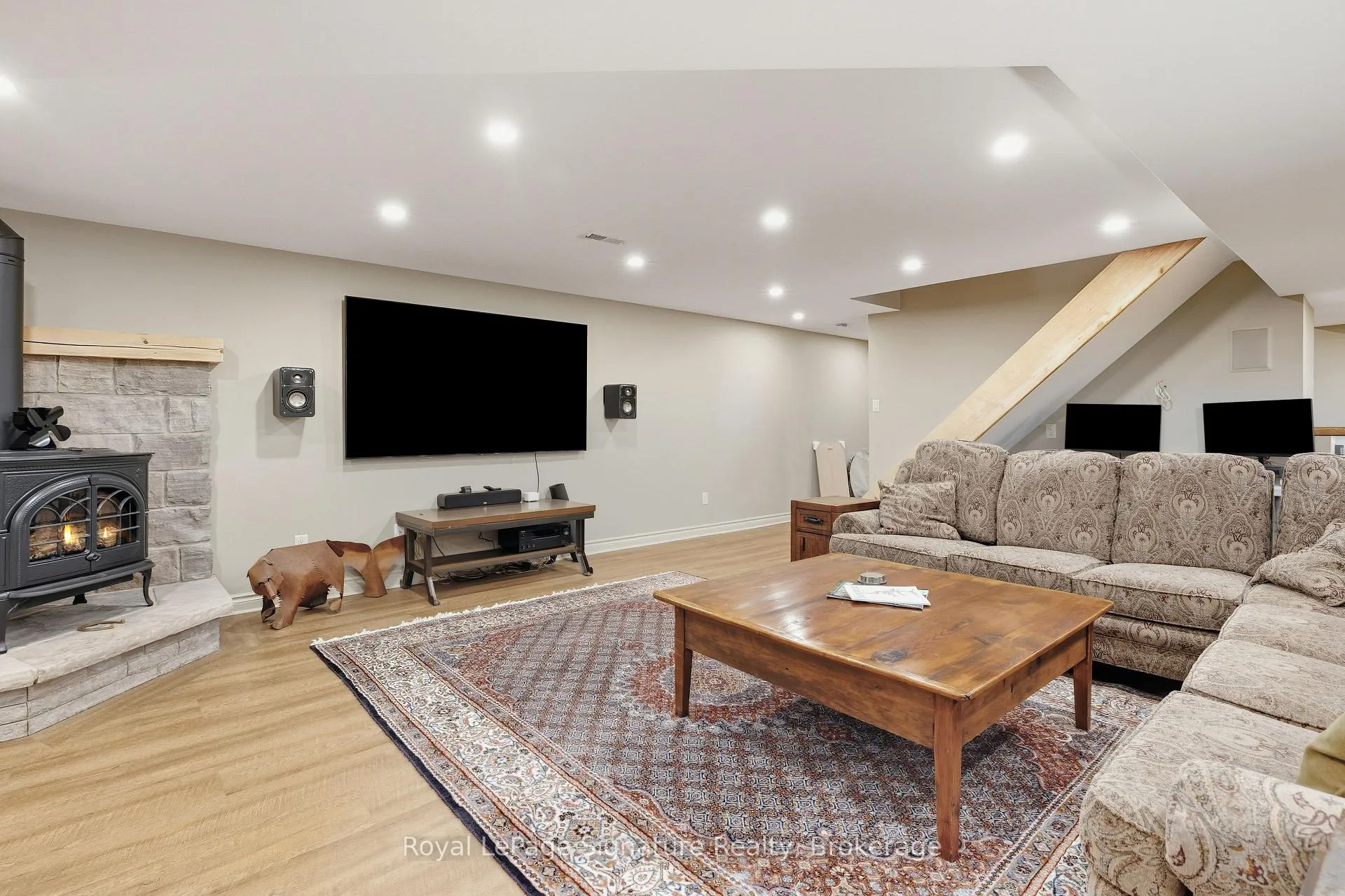 Photo 33 of 133 Old Lakeshore Road, Blue Mountains — HOMEH