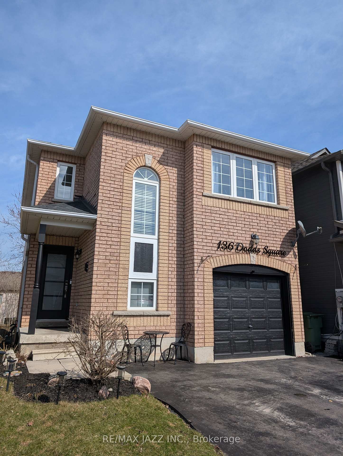 Photo 1 of 136 Dodds Square, Clarington, Bowmanville — HOMEH