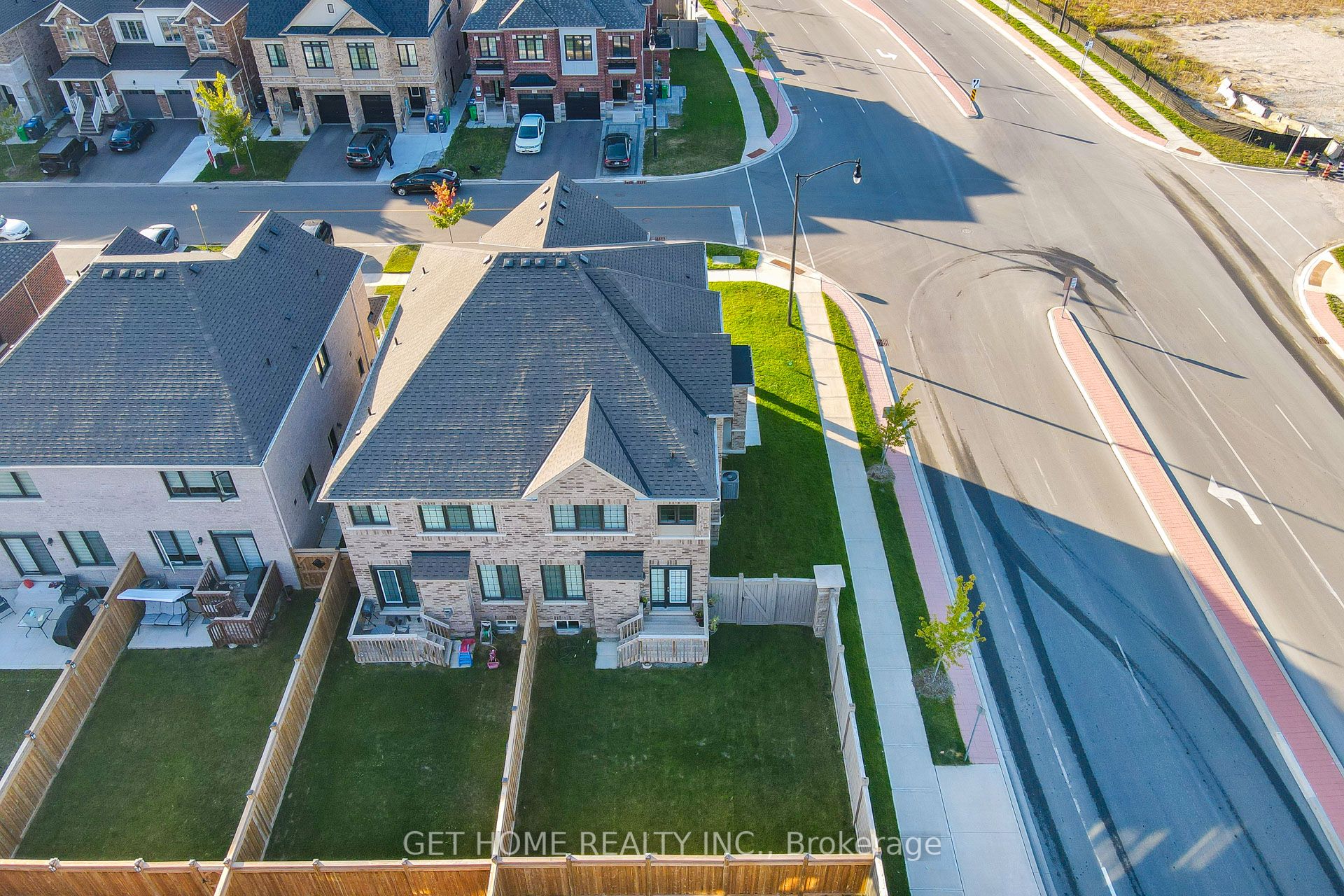 Photo 100 of 1 Fordham Road, Brampton, Bram West — HOMEH