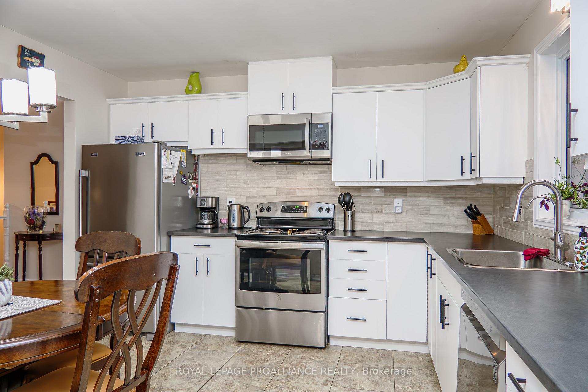 Photo 18 of 2 Daniels Drive, Brighton — HOMEH