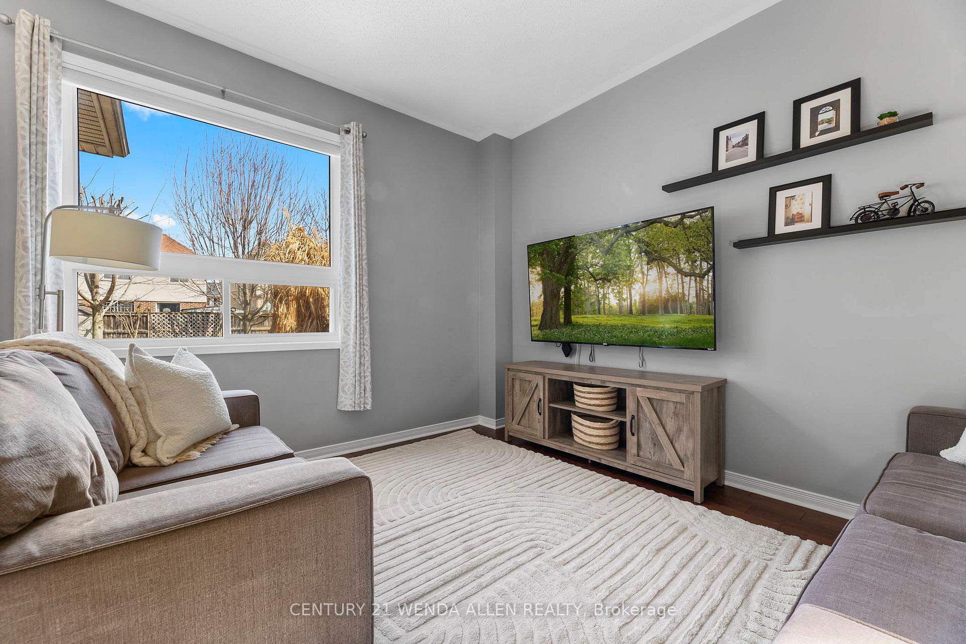 Photo 7 of 23 Honeyman Drive, Clarington, Bowmanville — HOMEH
