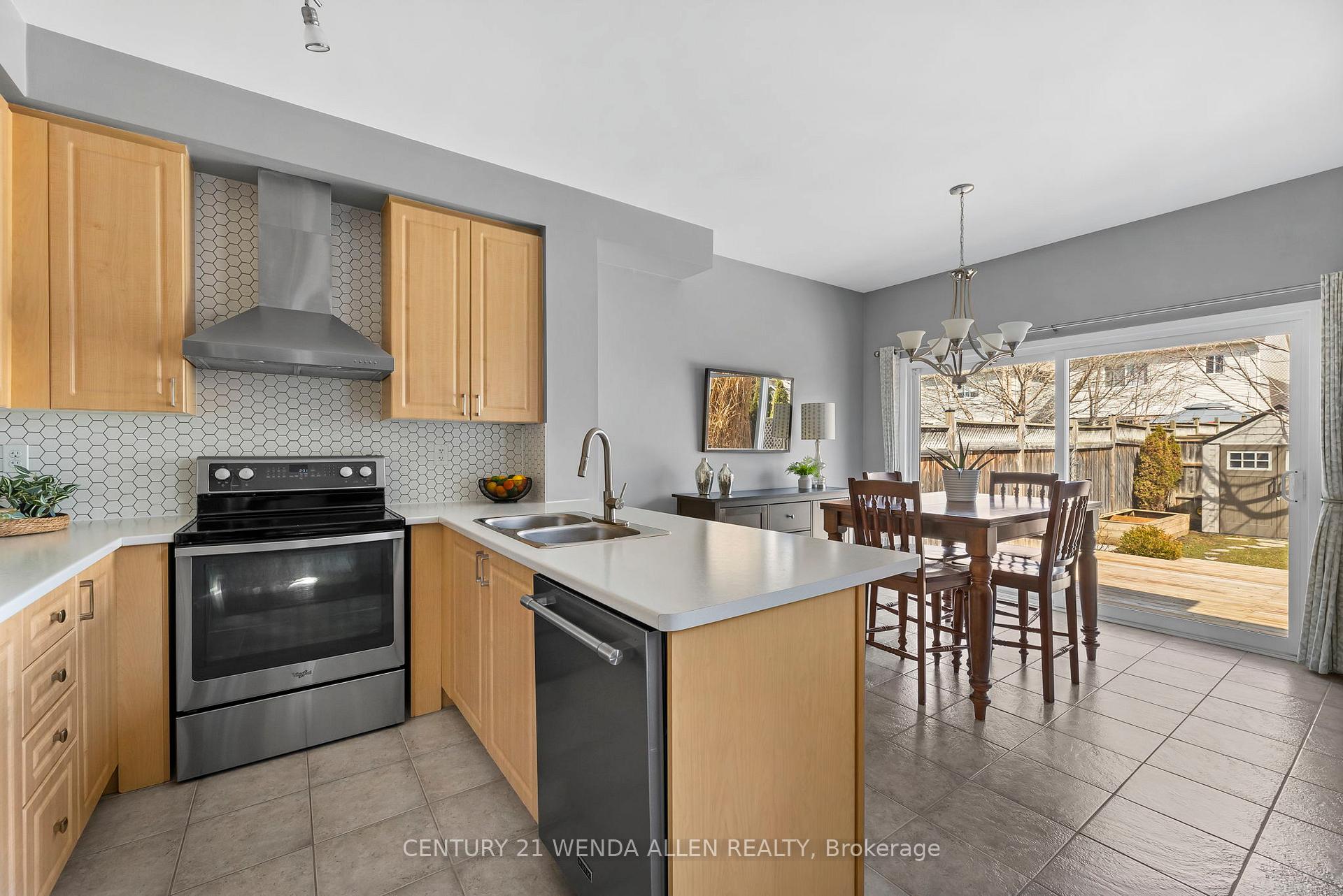 Photo 11 of 23 Honeyman Drive, Clarington, Bowmanville — HOMEH