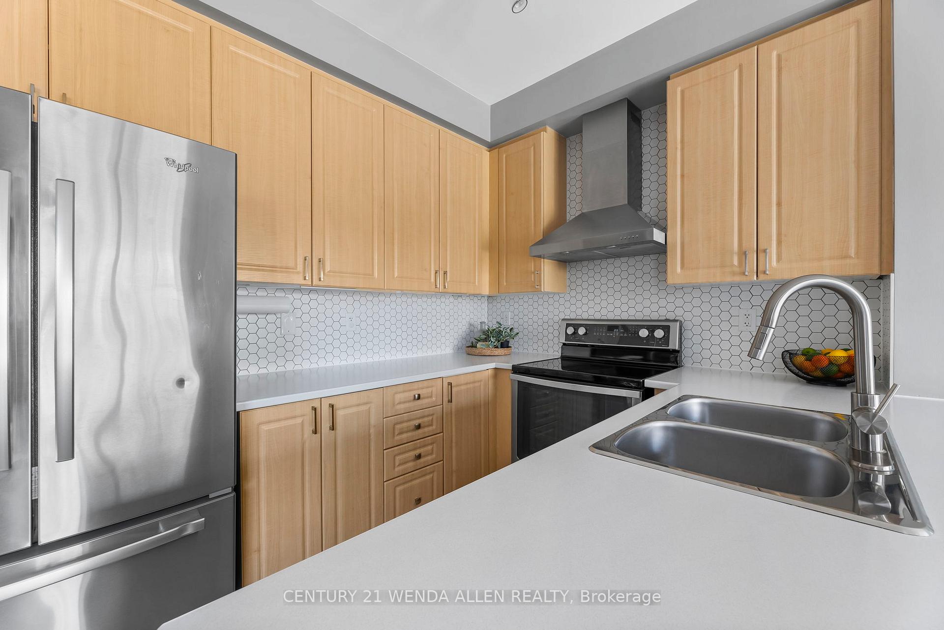 Photo 12 of 23 Honeyman Drive, Clarington, Bowmanville — HOMEH