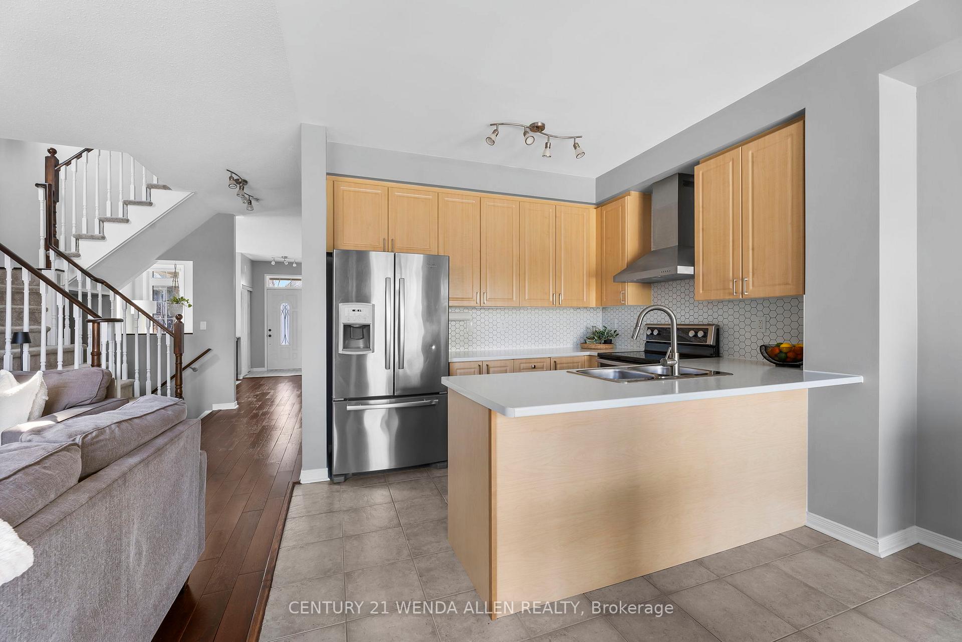 Photo 14 of 23 Honeyman Drive, Clarington, Bowmanville — HOMEH