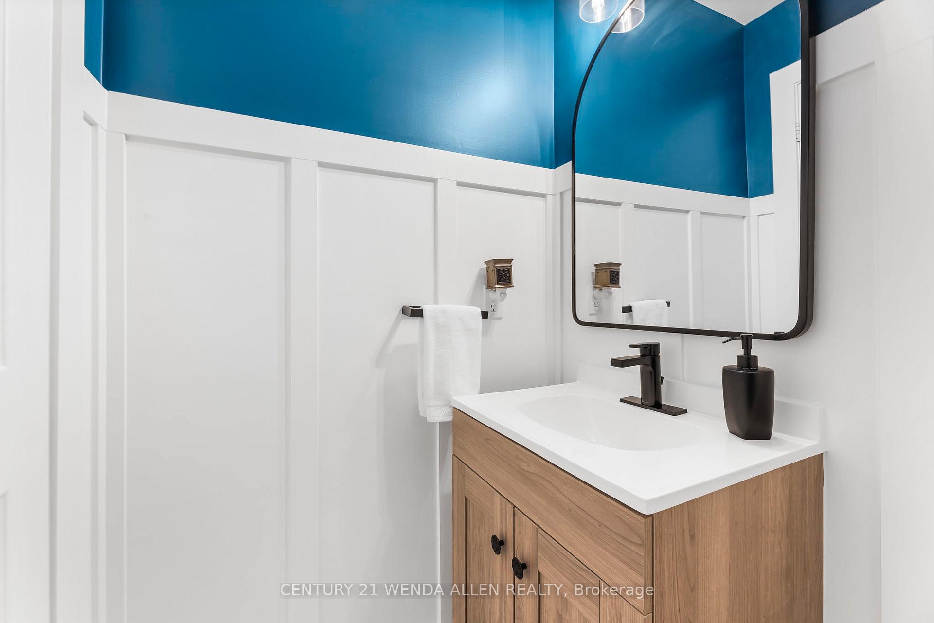 Photo 21 of 23 Honeyman Drive, Clarington, Bowmanville — HOMEH