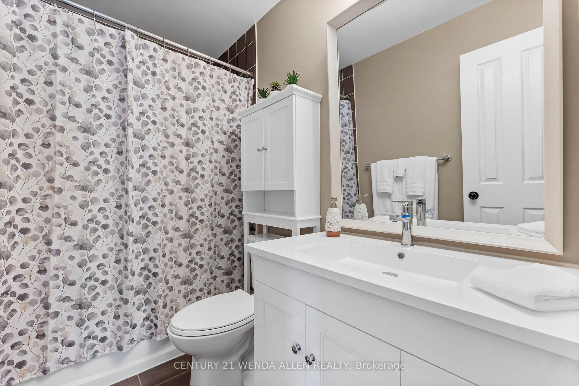 Photo 27 of 23 Honeyman Drive, Clarington, Bowmanville — HOMEH
