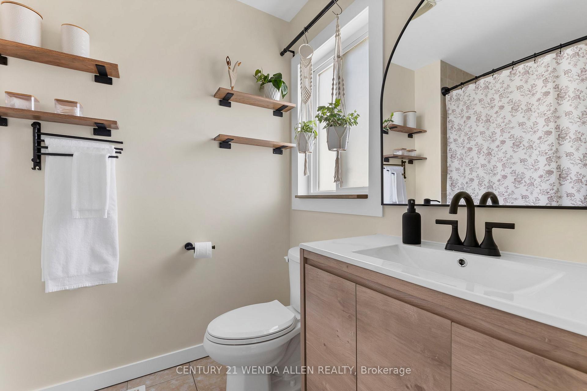 Photo 31 of 23 Honeyman Drive, Clarington, Bowmanville — HOMEH