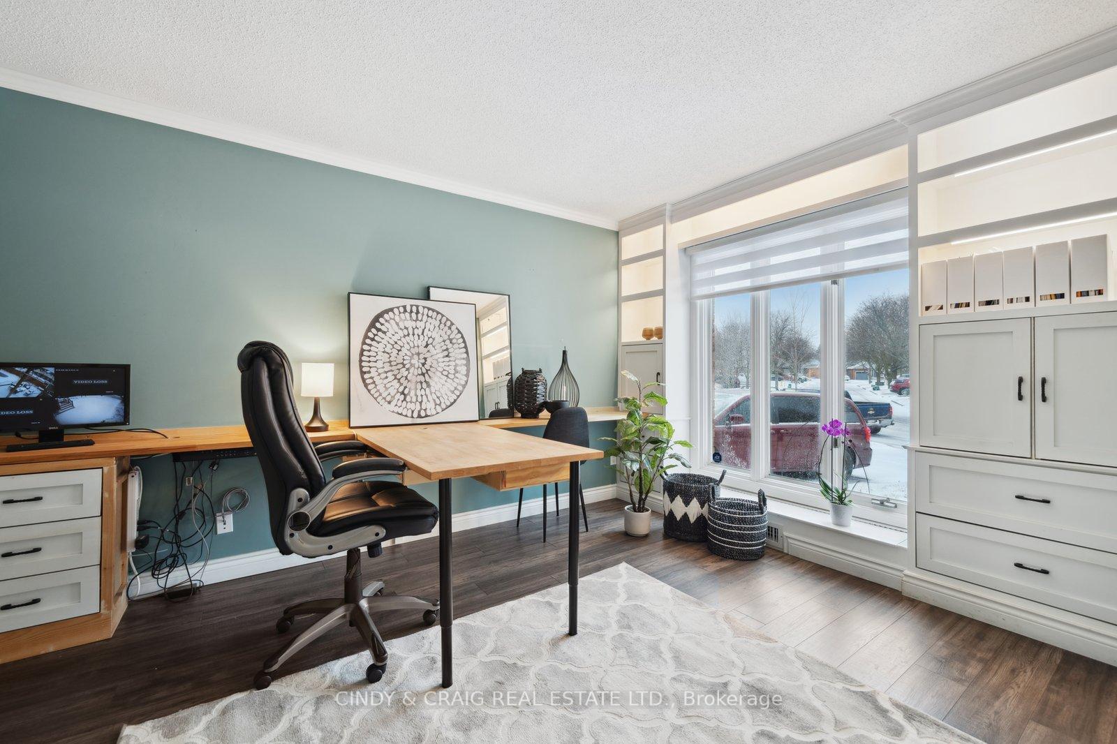 Photo 3 of 110 Homefield Square, Clarington, Courtice — HOMEH