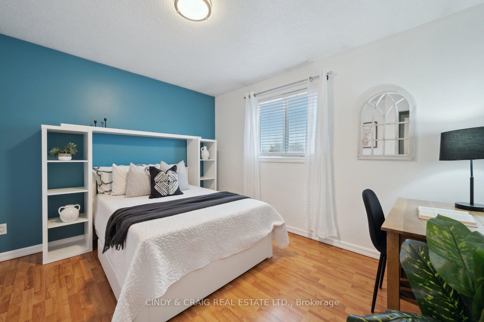 Photo 12 of 110 Homefield Square, Clarington, Courtice — HOMEH